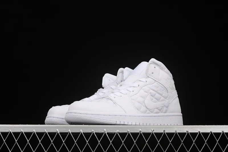 All Categories Air Jordan Jordan Series Basketball Shoes Air Jordan 1 Mid Air Jordan 1 Mid "Quilted White" AJ1 Joe 1 White Diamond "Little Chanel" Mid-top Versatile Casual Sports Shoes DB6078-100
